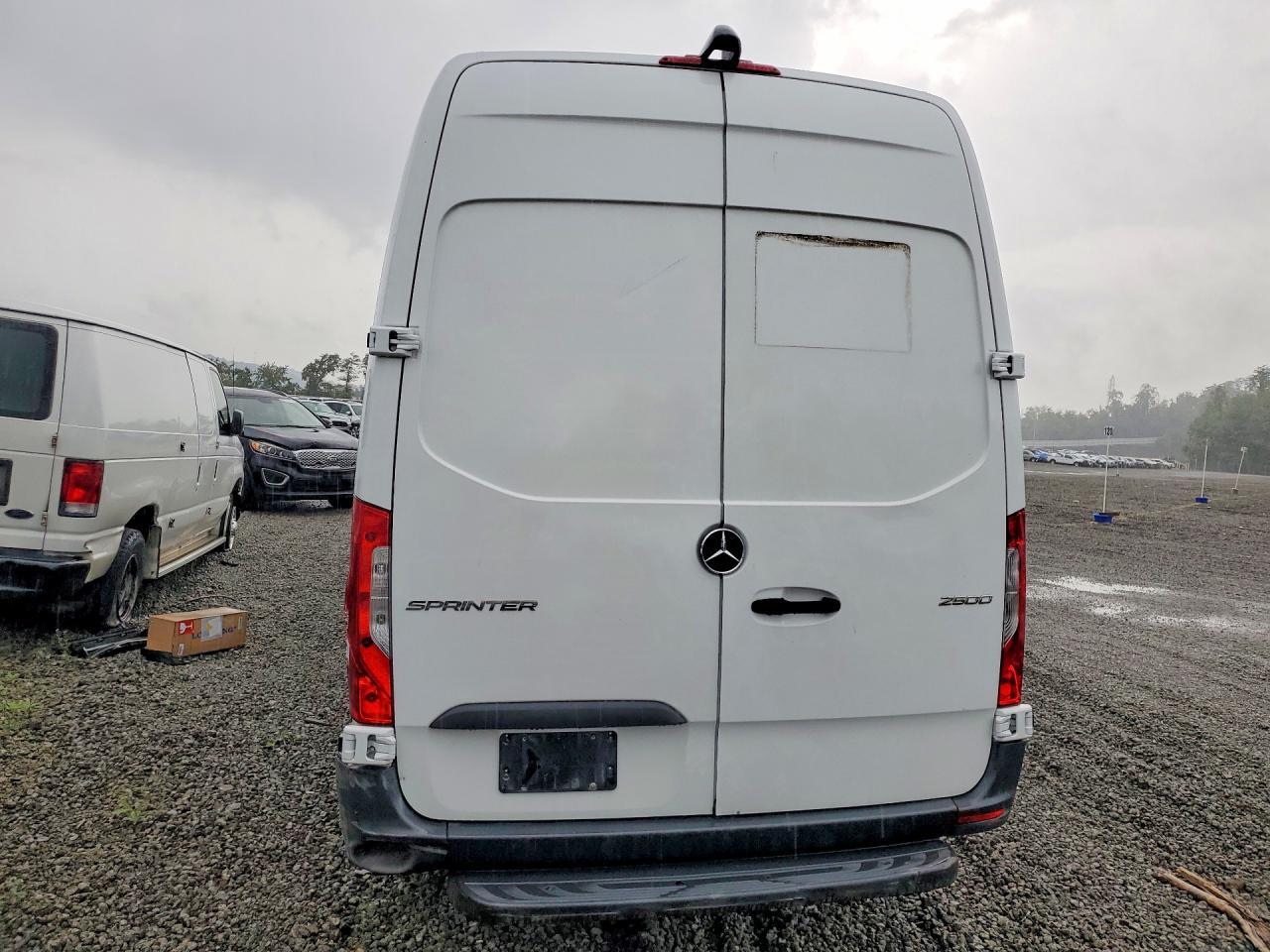 2025 Mercedes-Benz Sprinter 2500 Delivery Van - Image 6