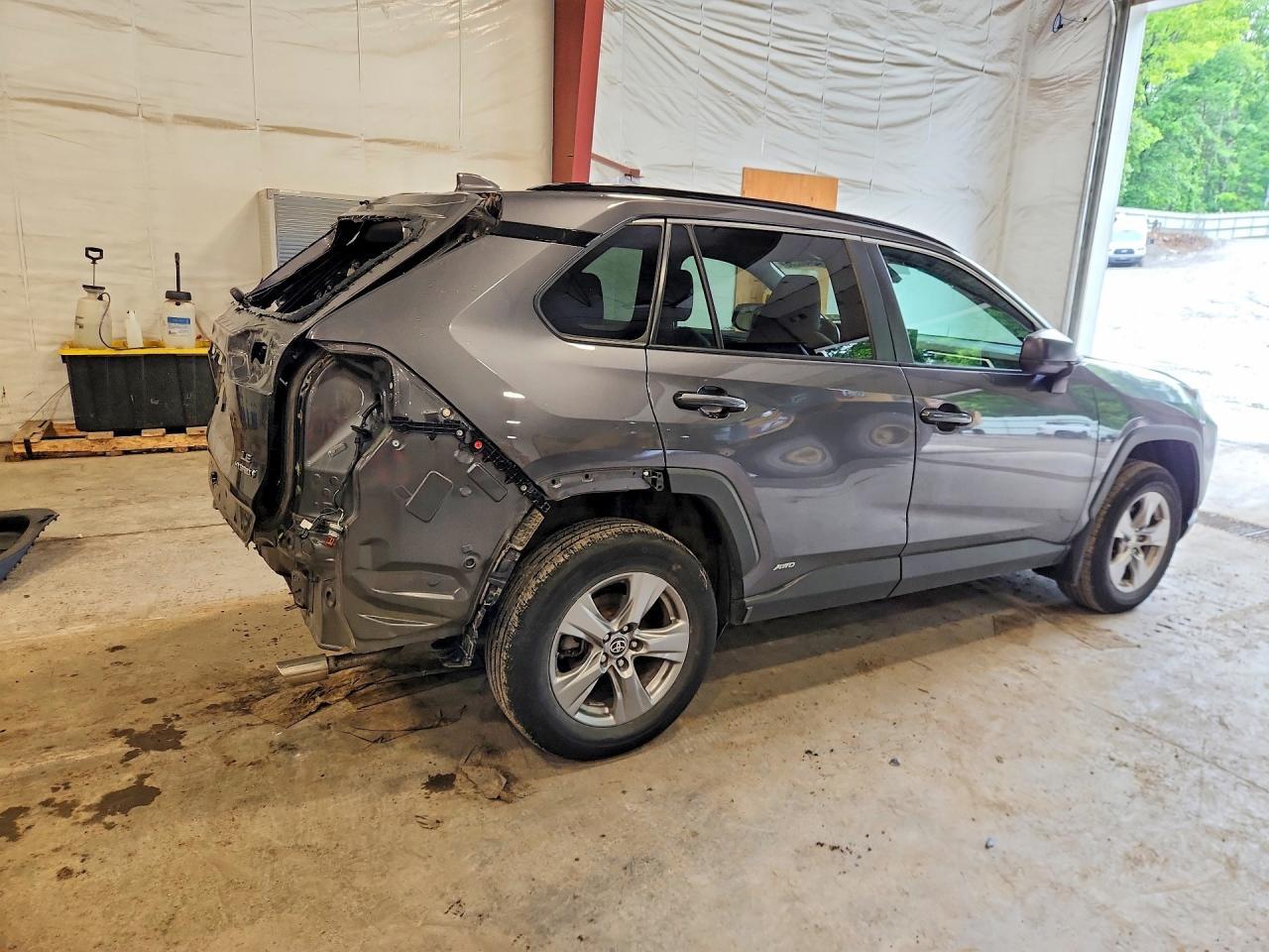 2022 Toyota Rav4 Le - Image 3