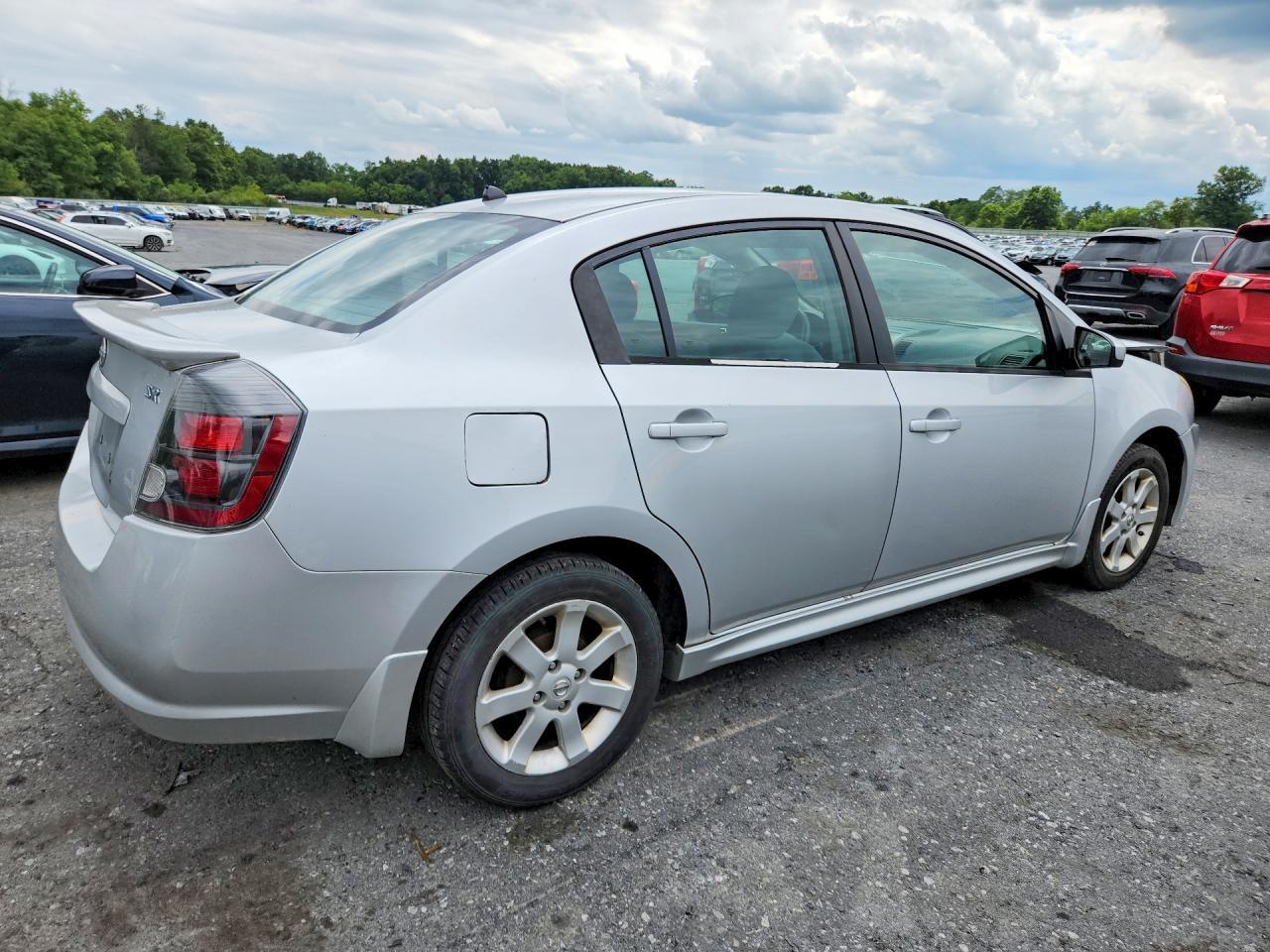 2011 Nissan Sentra 2.0 - Image 3