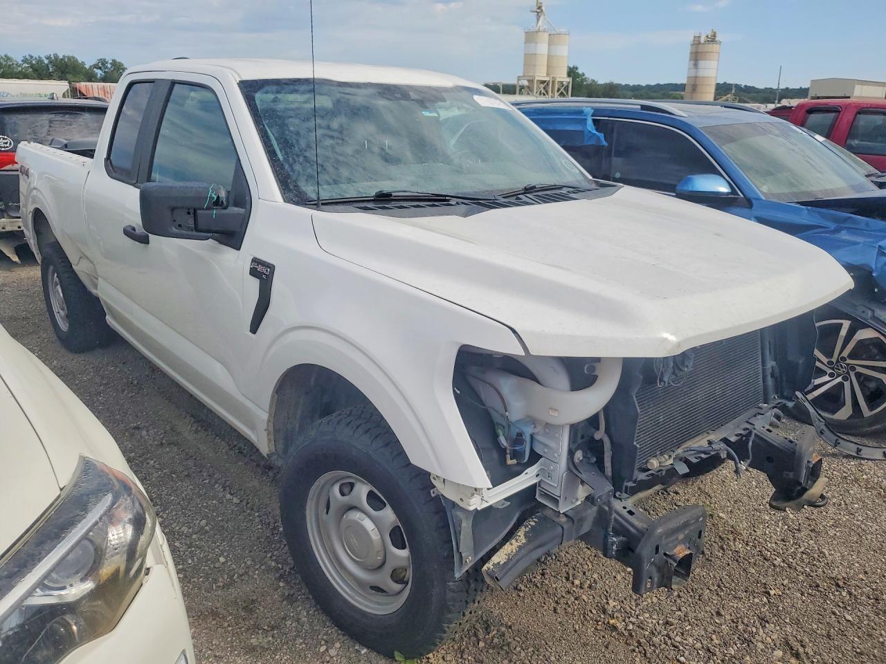 2021 Ford F150 Super Cab - Фото 4
