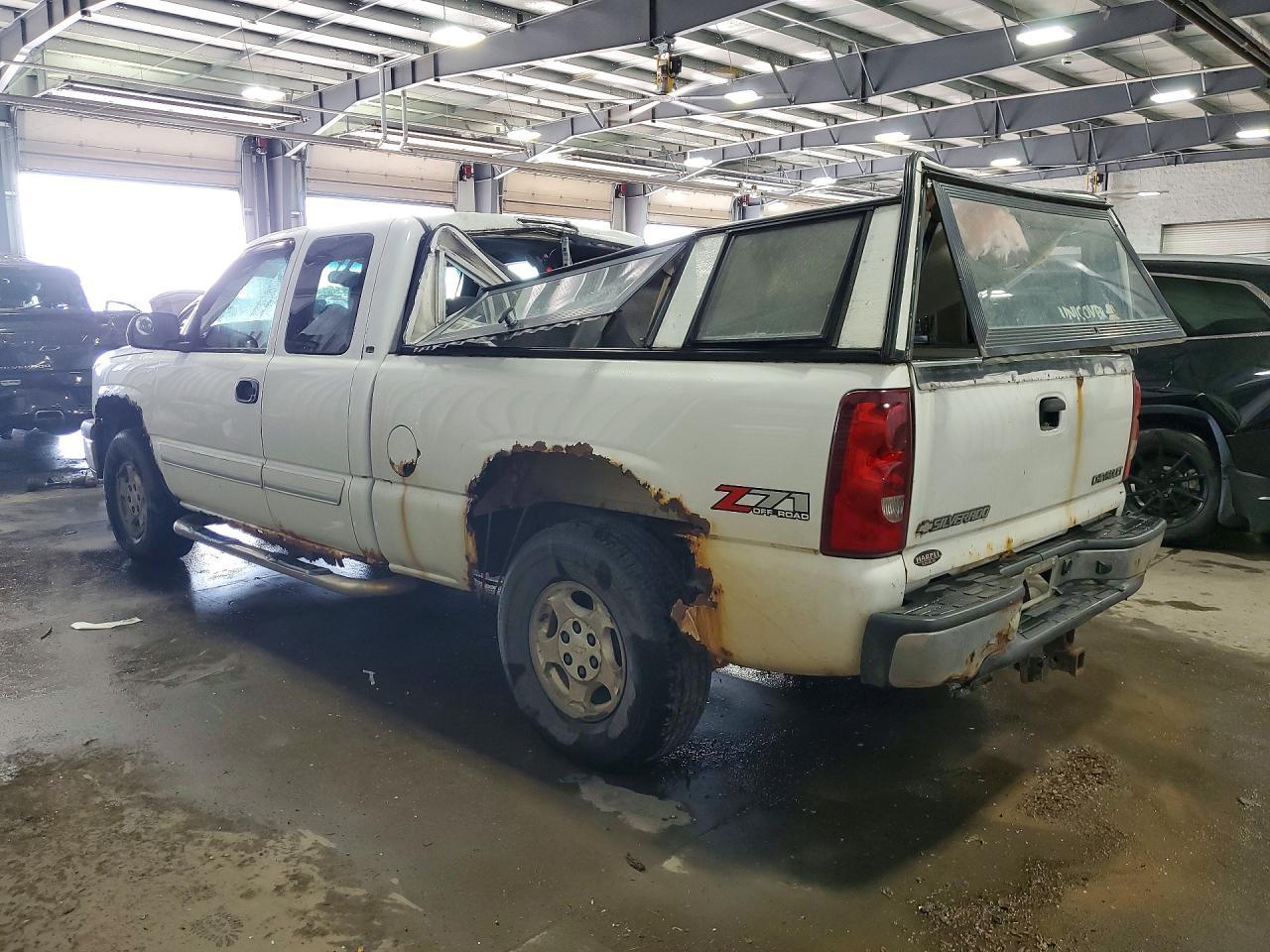 2003 Chevrolet Silverado K1500 - Image 2