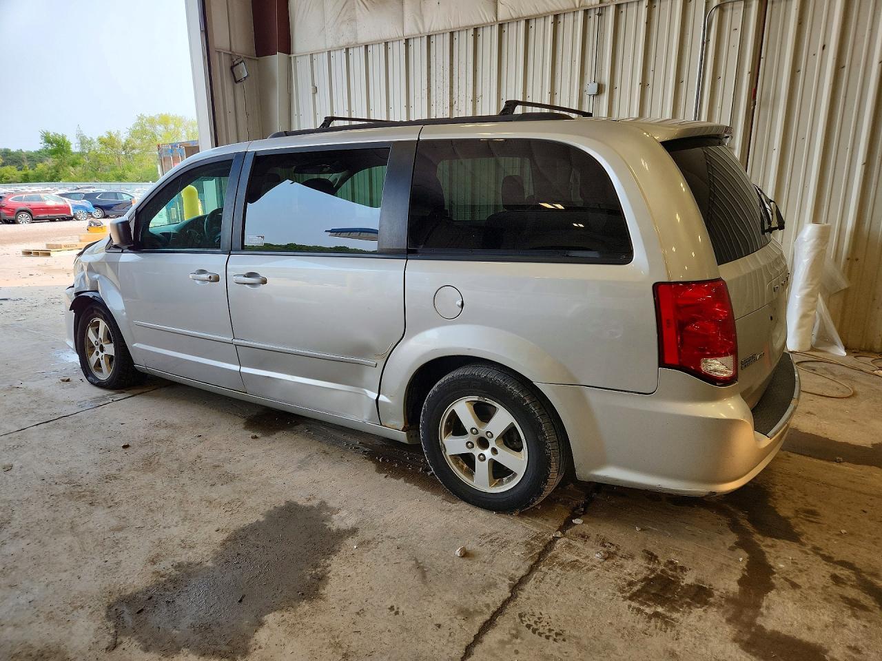 2011 Dodge Grand Caravan Express - Image 2