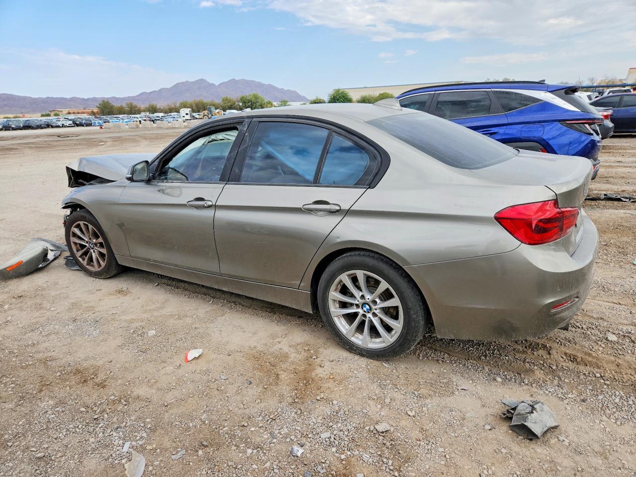 2017 BMW 320 I - Фото 2