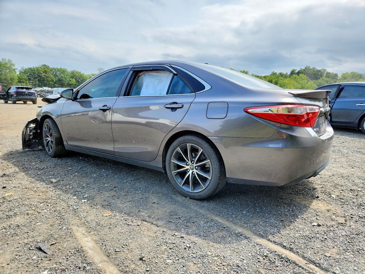 2016 Toyota Camry Xse - Фото 2