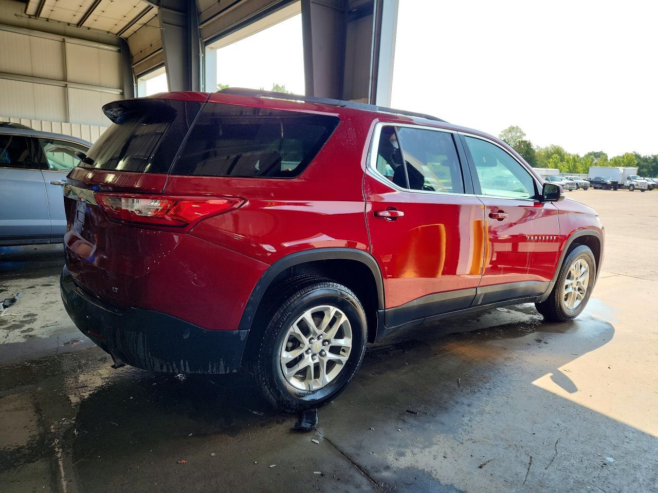 2021 Chevrolet Traverse Lt - Фото 3