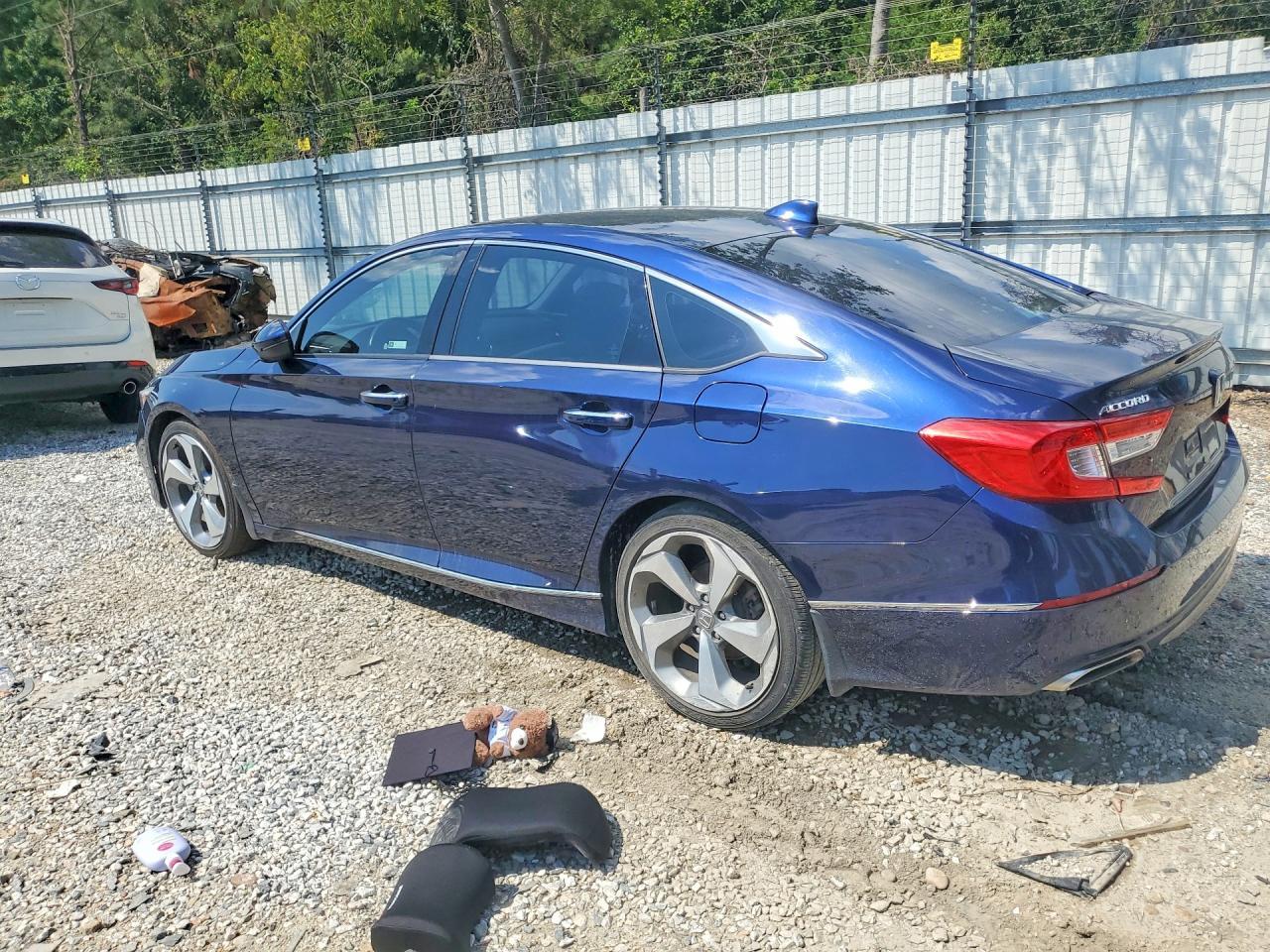 2018 Honda Accord Touring - Фото 2