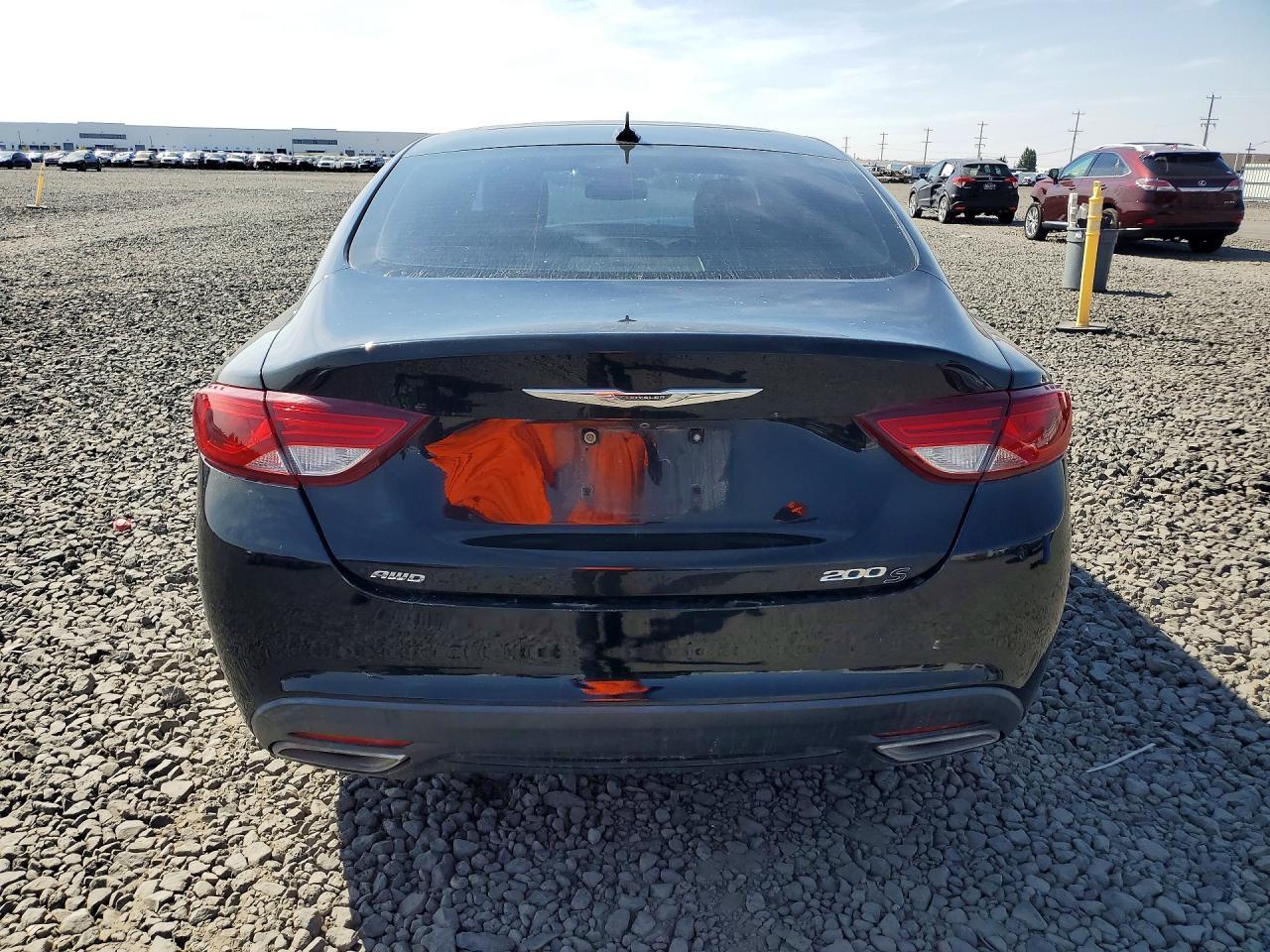 2015 Chrysler 200 S - Image 6