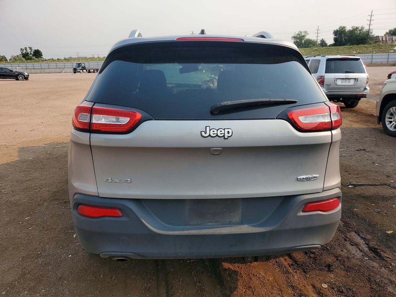2015 Jeep Cherokee Latitude - Фото 6