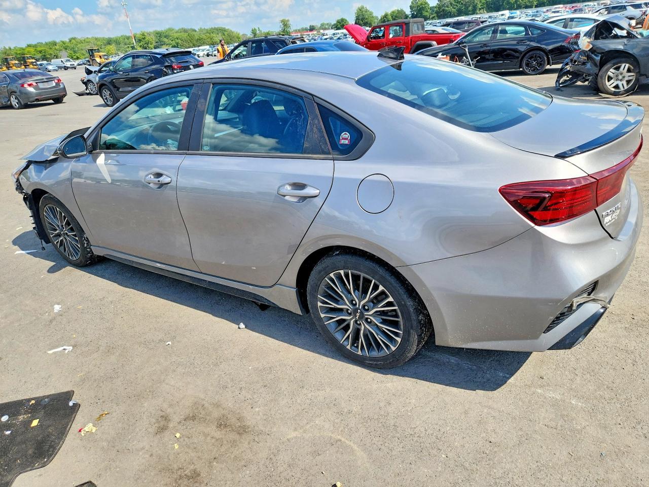 2023 Kia Forte Gt Line - Фото 2