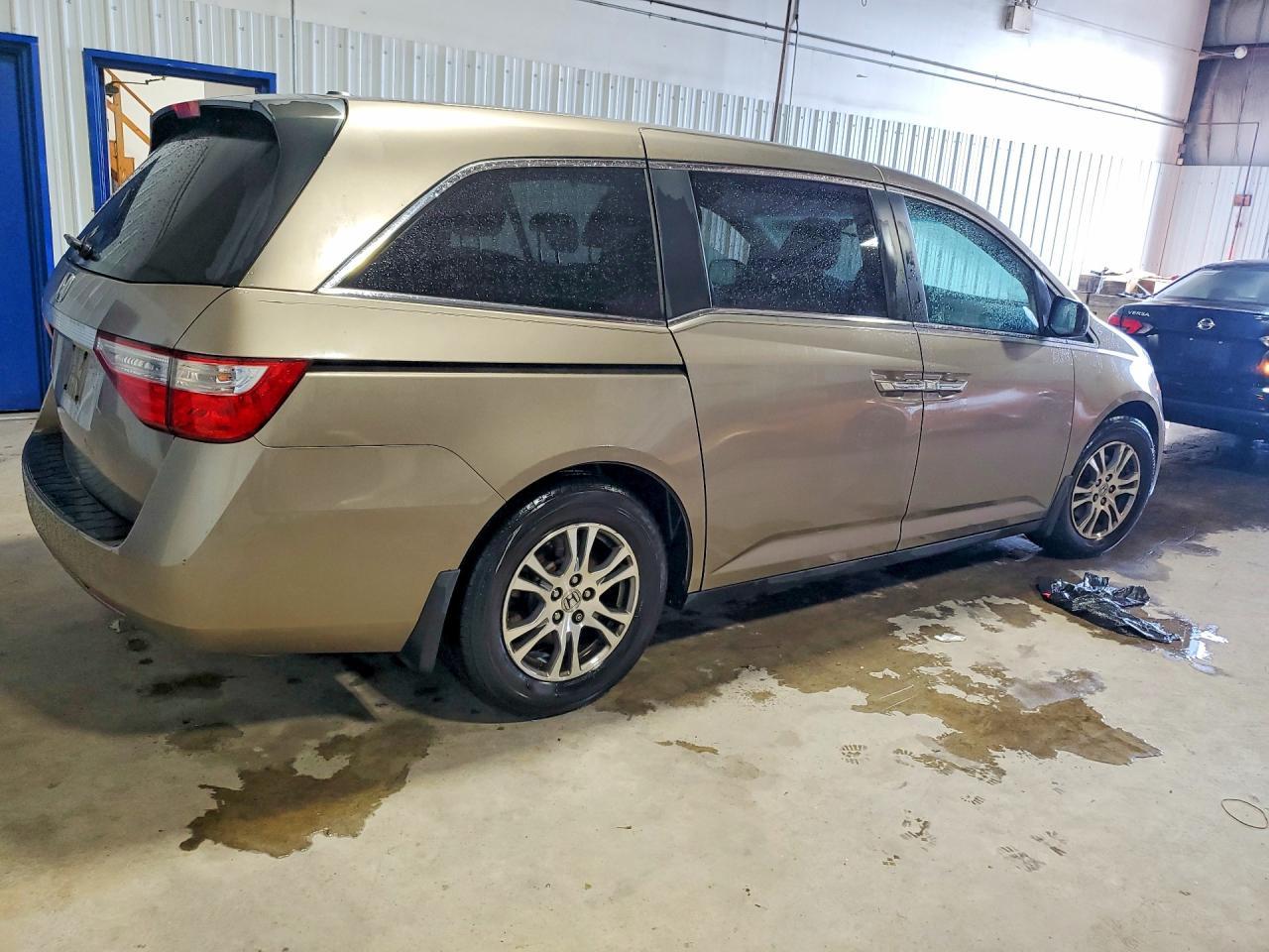 2011 Honda Odyssey Exl - Image 3