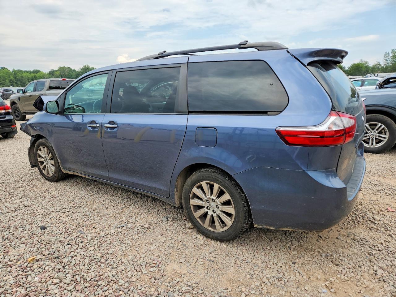 2015 Toyota Sienna Xle Premium 7-Passenger - Фото 2