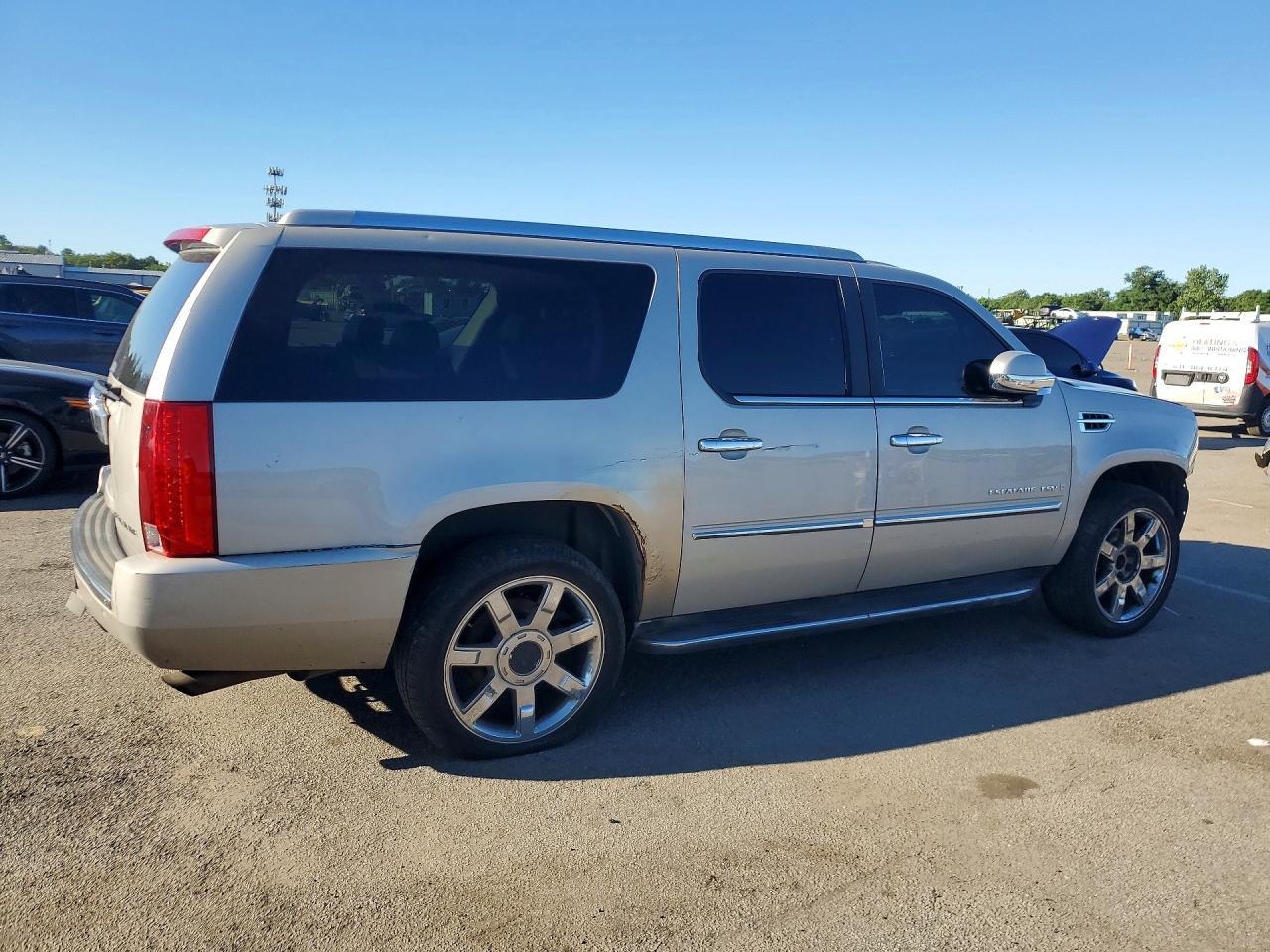 2009 Cadillac Escalade Esv Luxury - Image 3