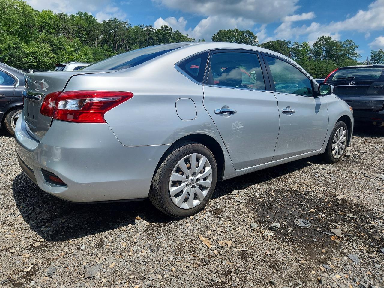 2019 Nissan Sentra S - Фото 3