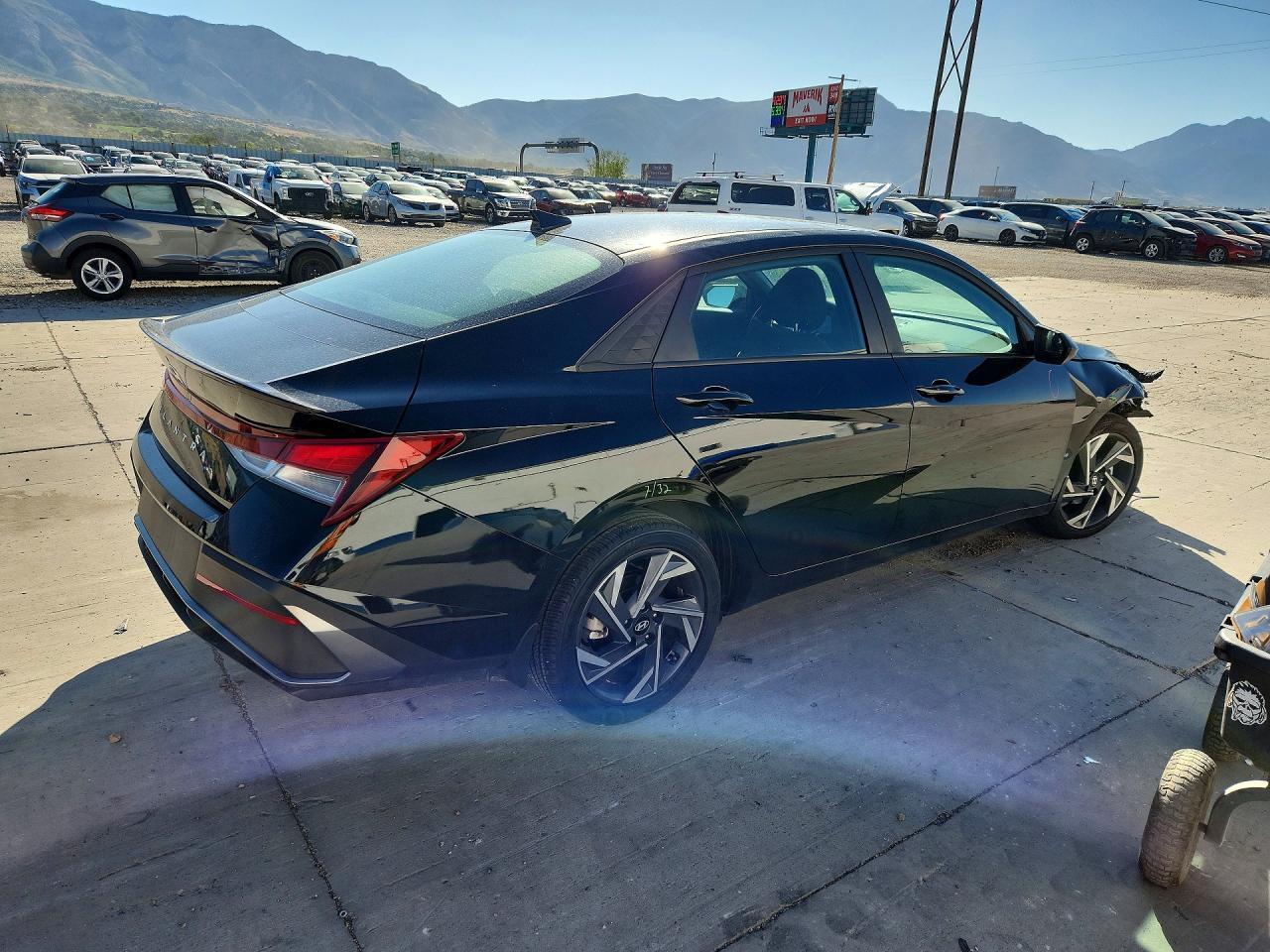 2025 Hyundai Elantra Sel Sport - Фото 3