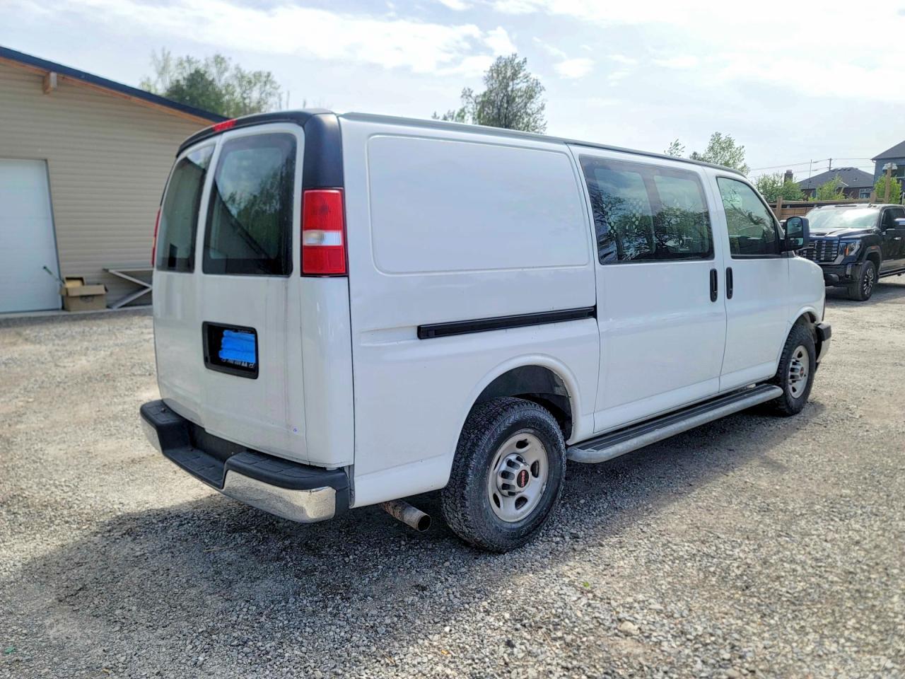 2017 GMC Savana G2500 - Фото 4