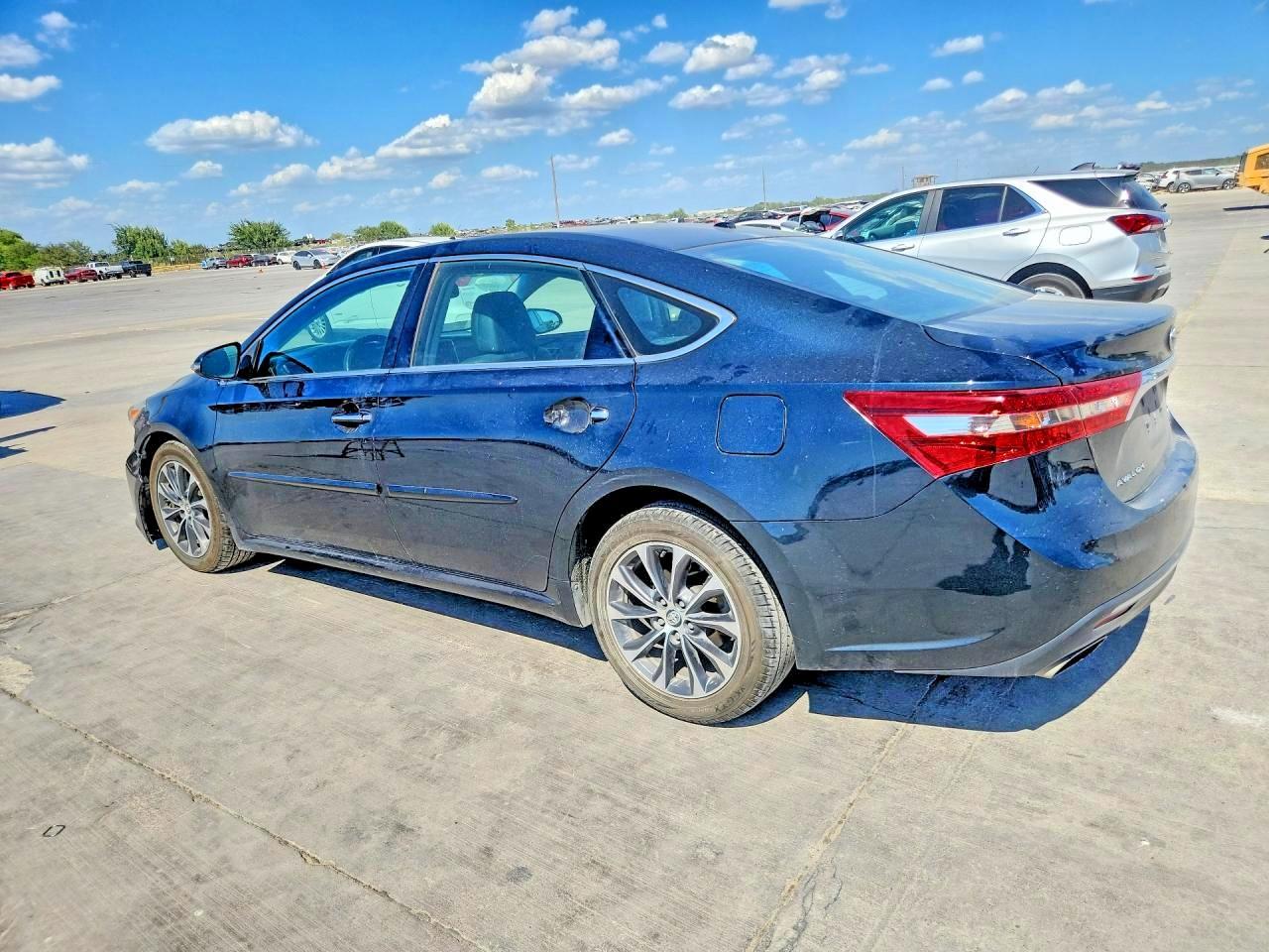 2016 Toyota Avalon Xle Plus - Image 2