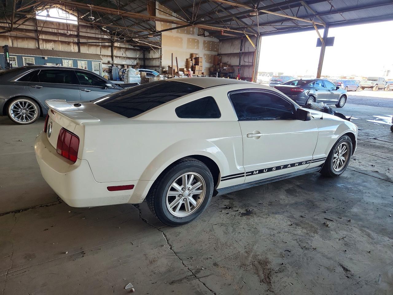 2007 Ford Mustang - Image 3
