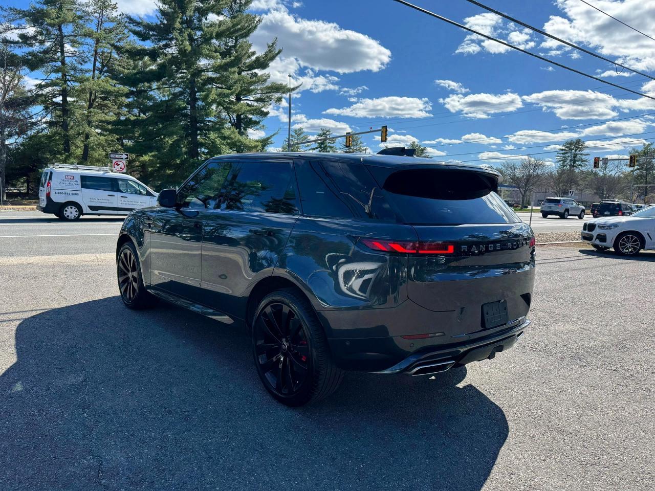 2023 Land Rover Range Rover Sport Dynamic Se - Image 4