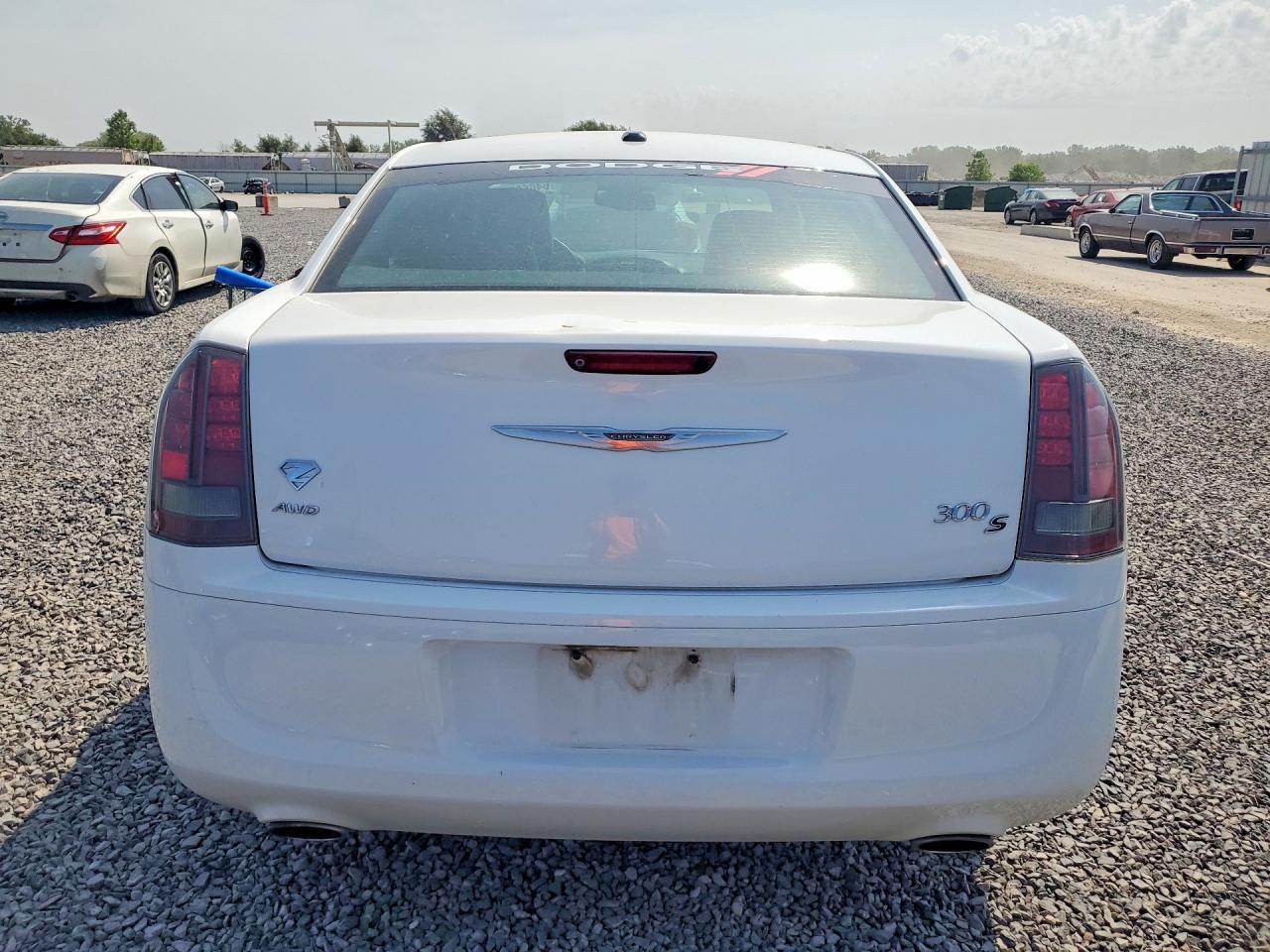 2014 Chrysler 300 S - Image 6