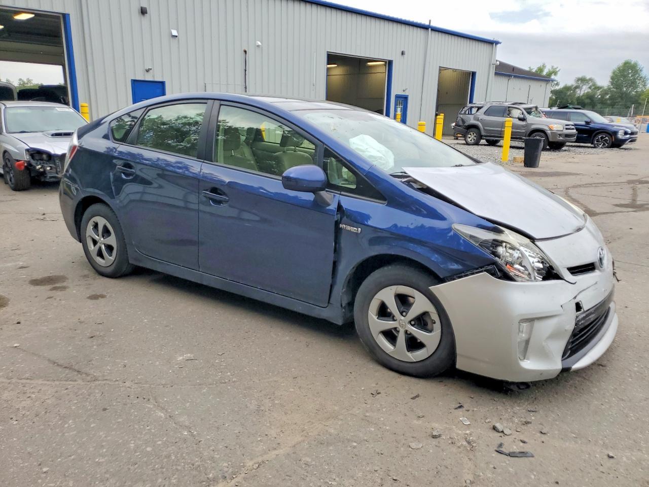 2013 Toyota Prius Three - Фото 4