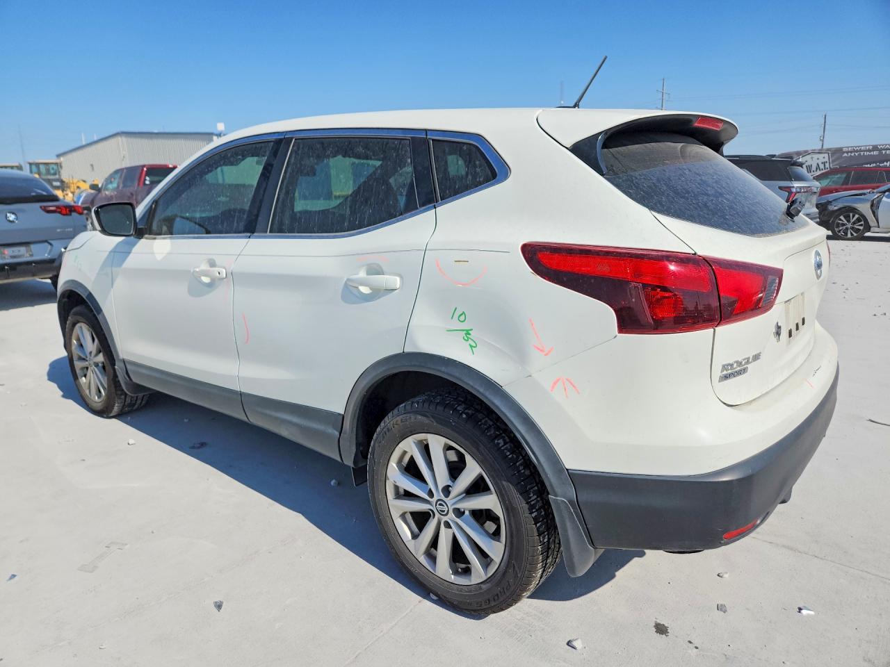 2019 Nissan Rogue Sport S - Фото 2