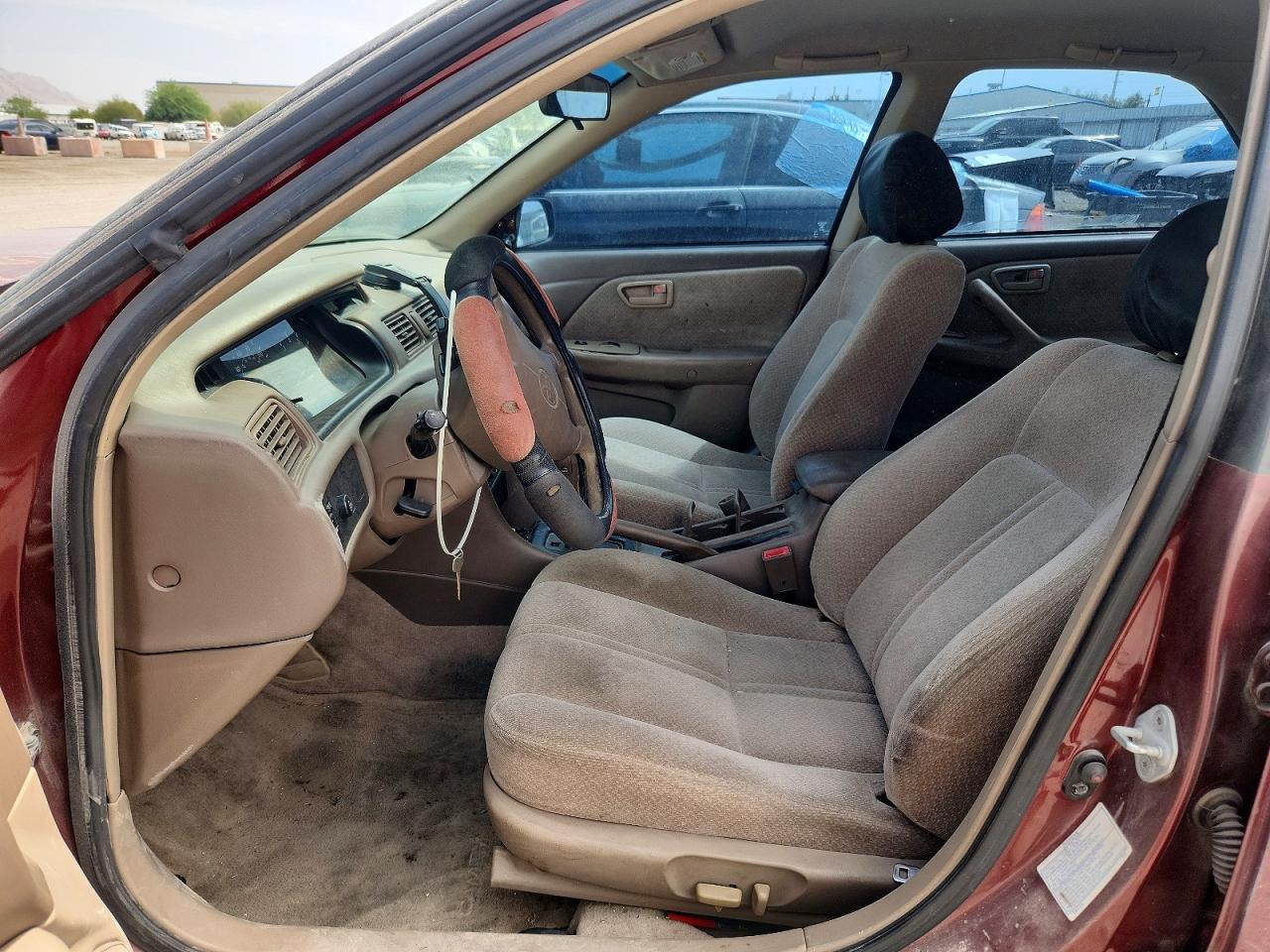 2000 Toyota Camry Le - Фото 7