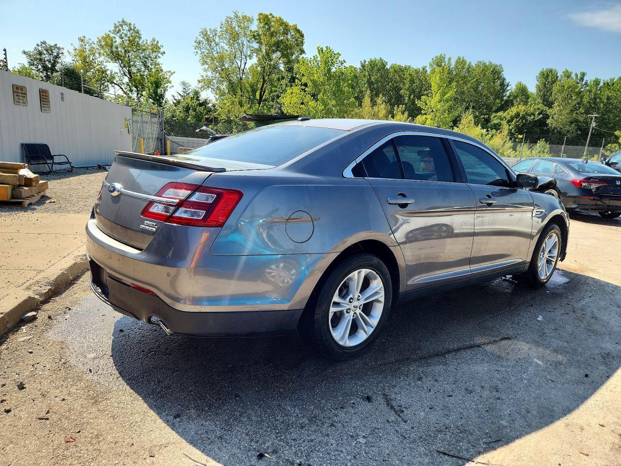 2014 Ford Taurus Sel - Image 3