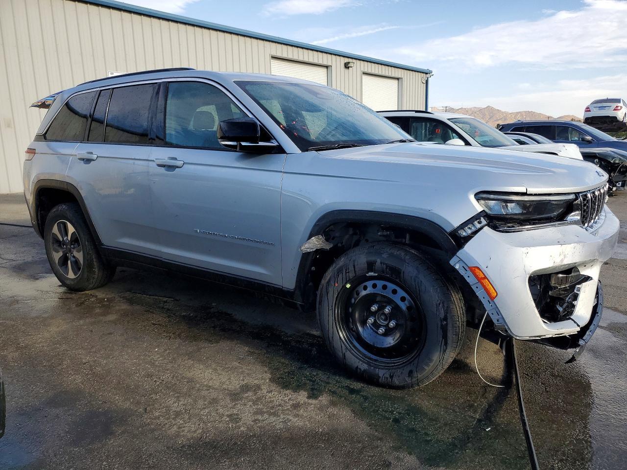 2024 Jeep Grand Cherokee Limited 4Xe - Image 4