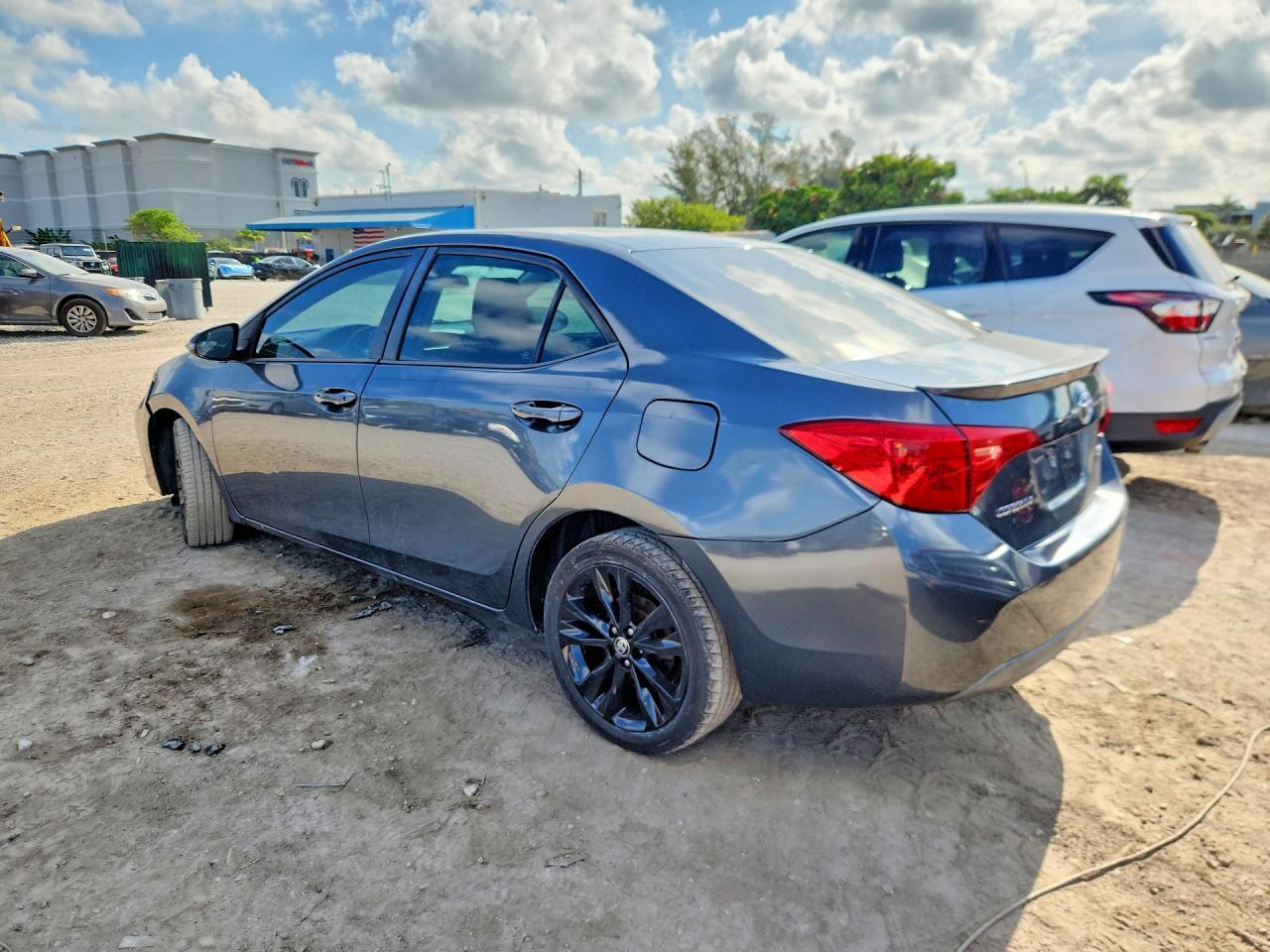 2018 Toyota Corolla Se - Фото 2