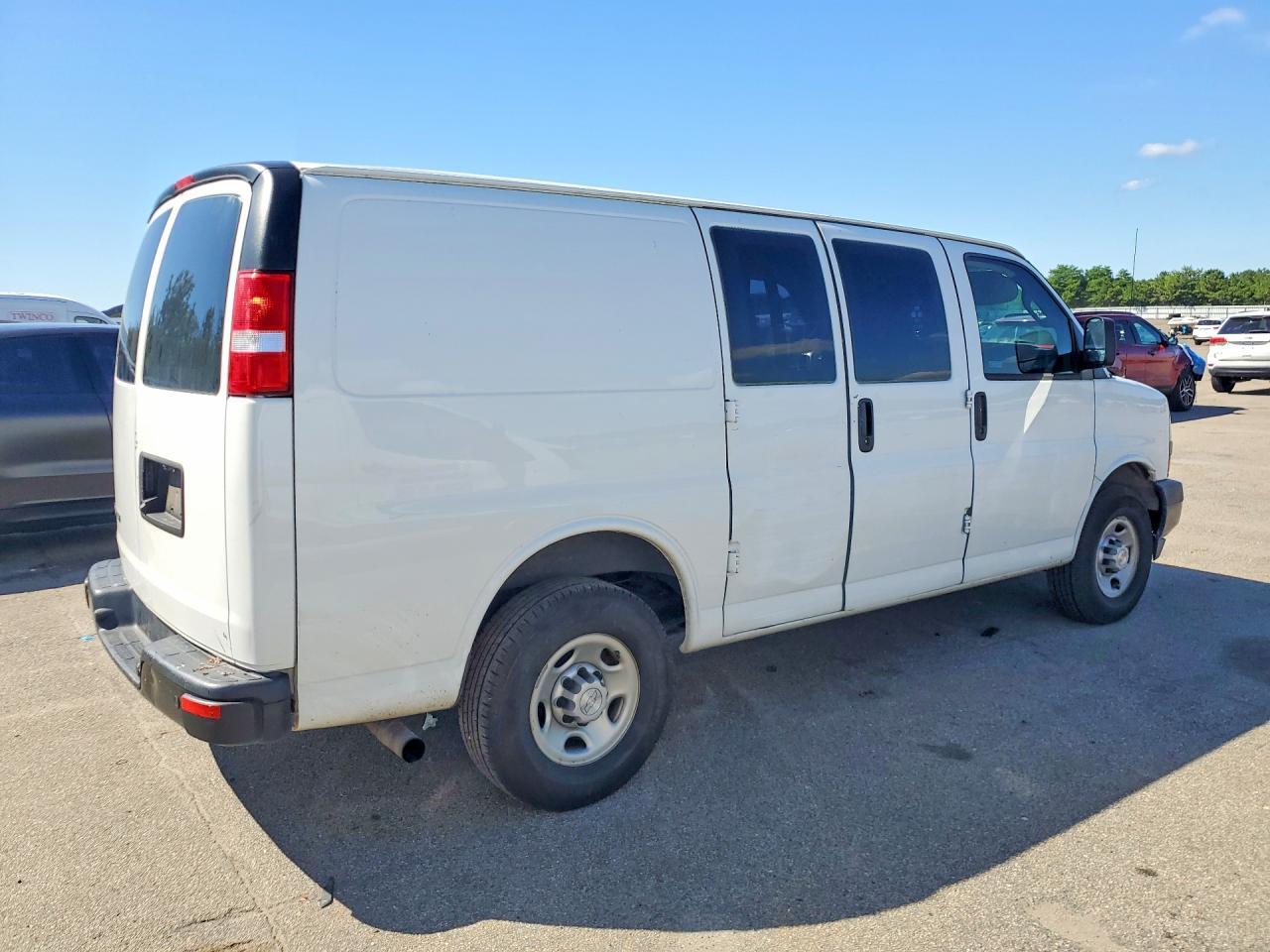 2019 Chevrolet Express G2500 Delivery Van - Image 3