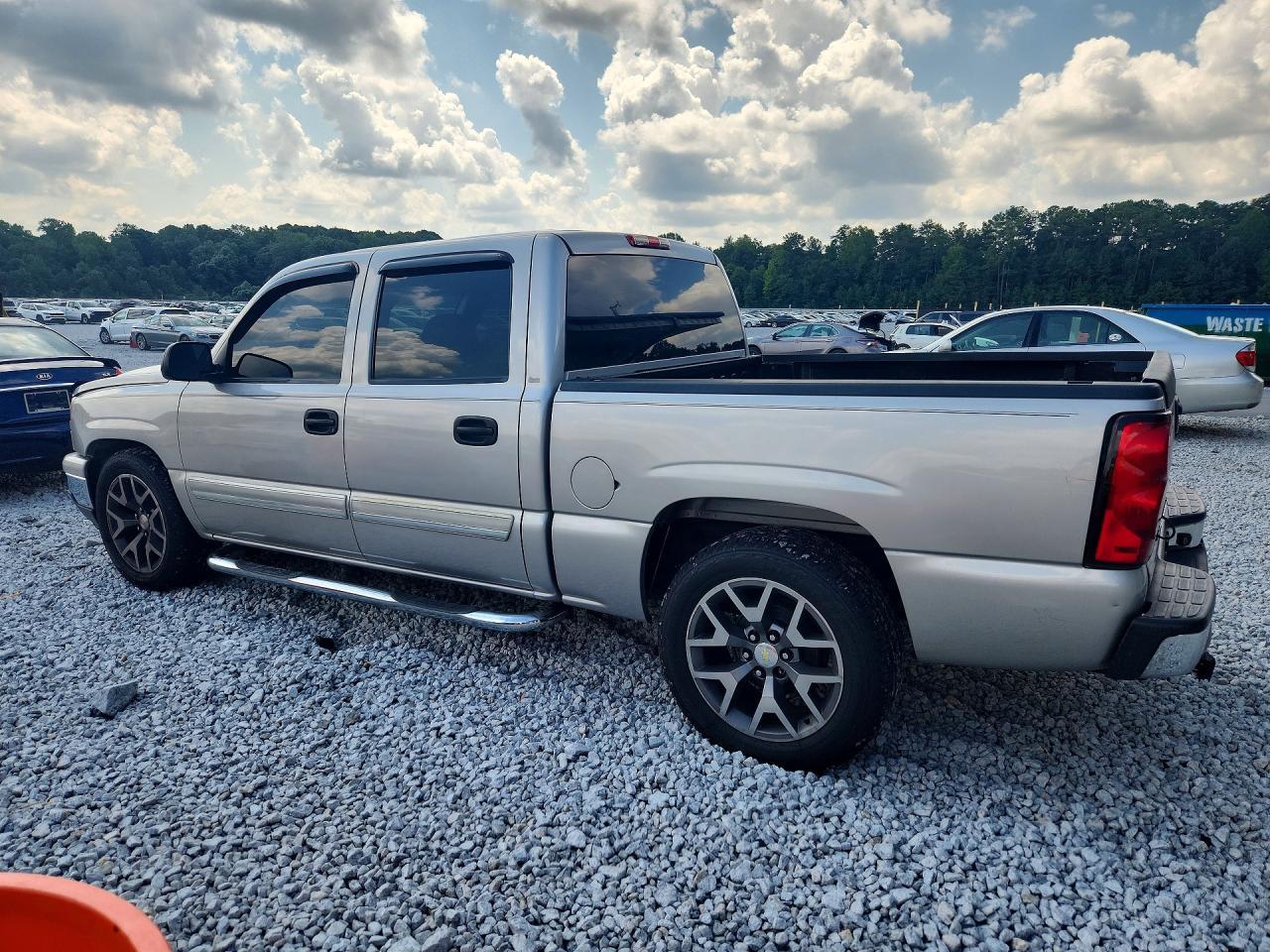2007 Chevrolet Silverado C1500 Classic Crew Cab - Image 2