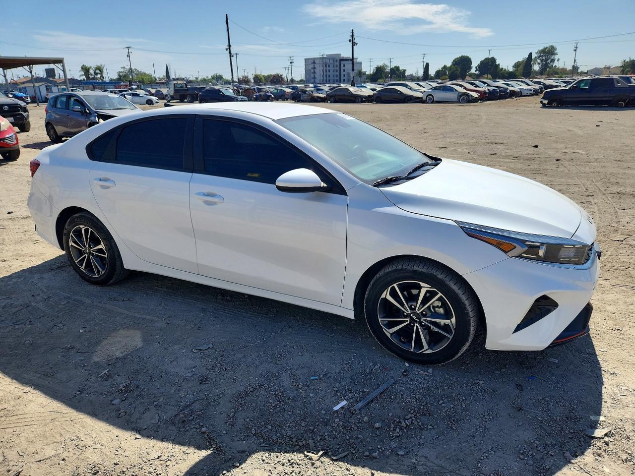 2024 Kia Forte Lxs - Image 4