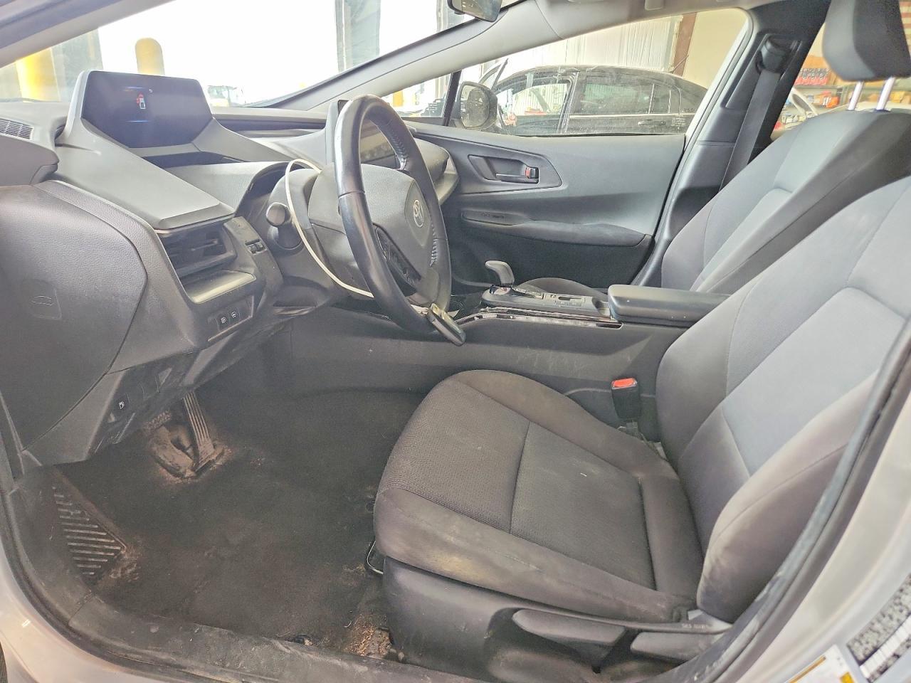 2023 Toyota Prius Le - Image 7