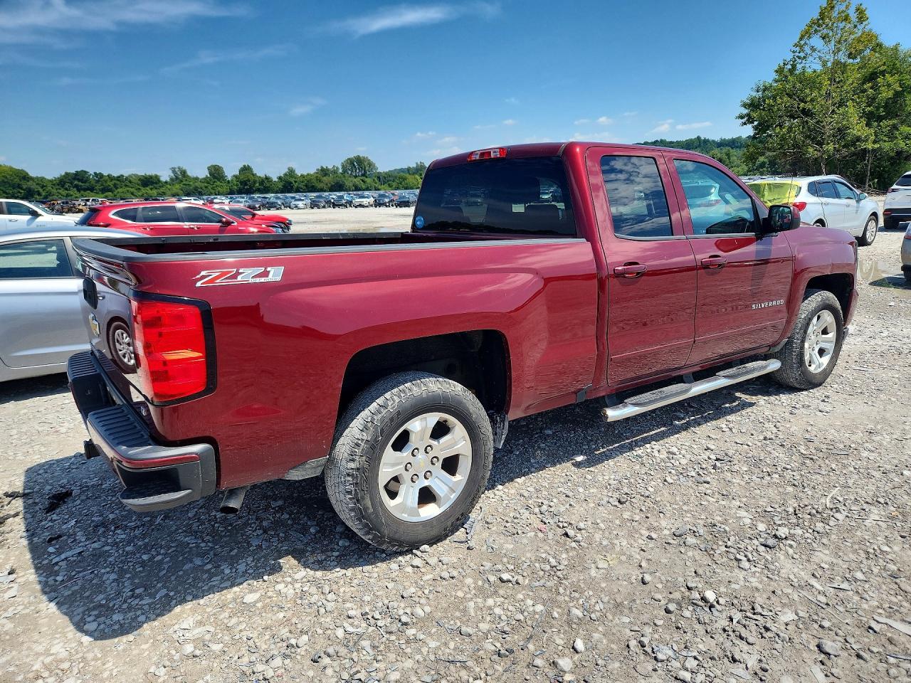 2017 Chevrolet Silverado - Фото 3