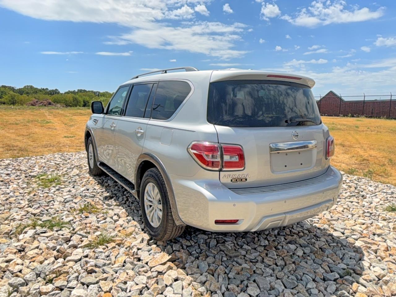 2017 Nissan Armada Sv - Image 3
