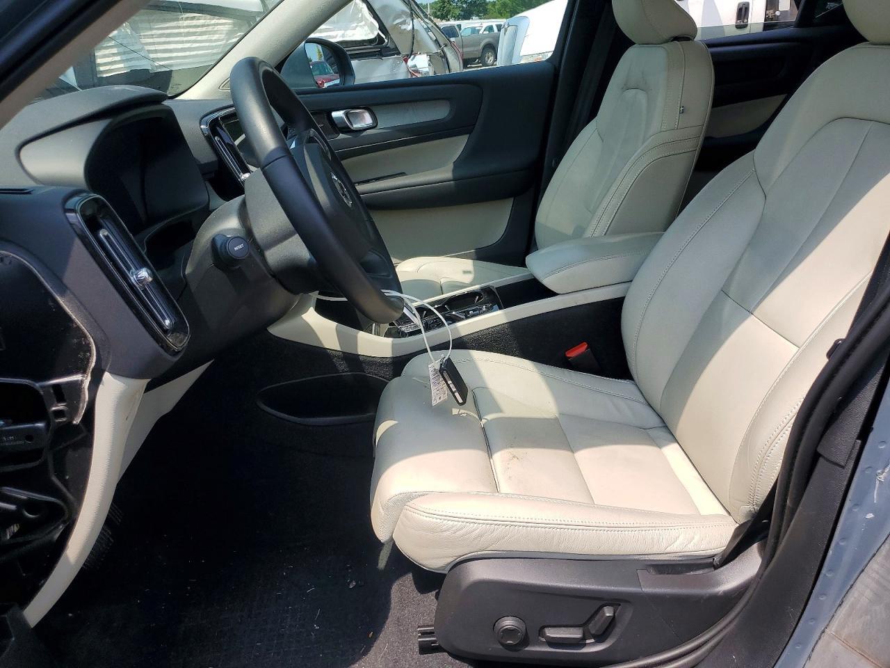 2022 Volvo Xc40 T5 Inscription - Image 7
