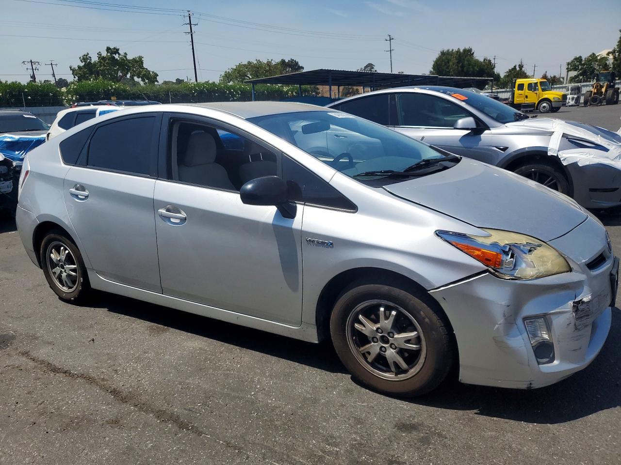 2010 Toyota Prius Iii - Image 4