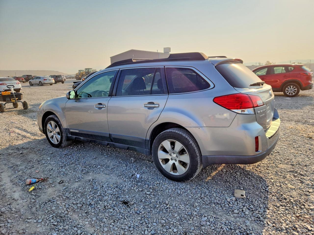 2010 Subaru Outback 2.5I Premium - Фото 2