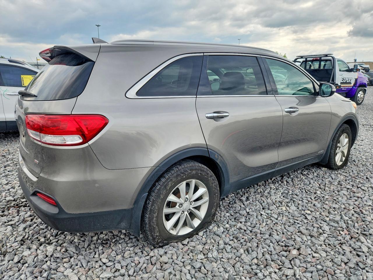 2016 Kia Sorento Lx - Image 3
