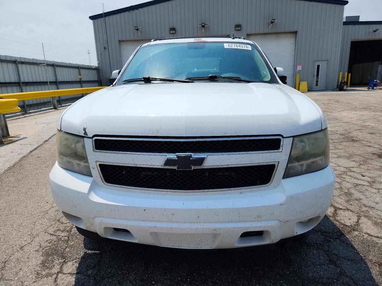 2011 Chevrolet Avalanche Ls - Image 5