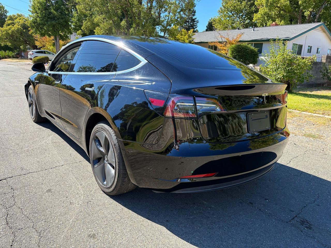 2019 Tesla Model 3 - Фото 3