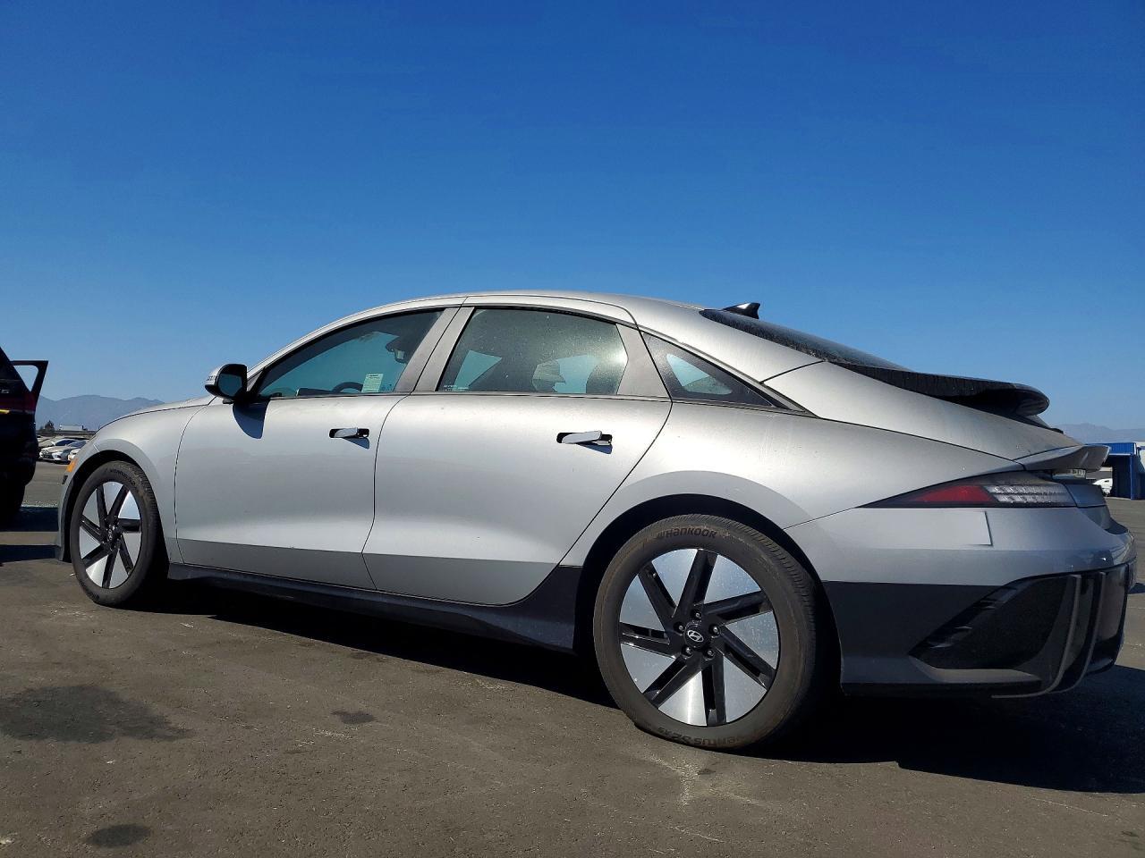 2025 Hyundai Ioniq 6 Se - Image 2