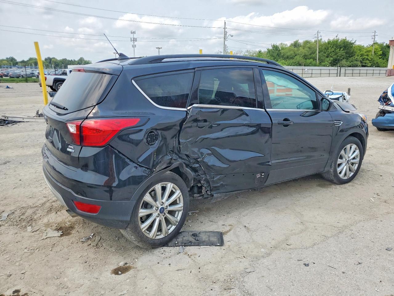 2019 Ford Escape Sel - Фото 3