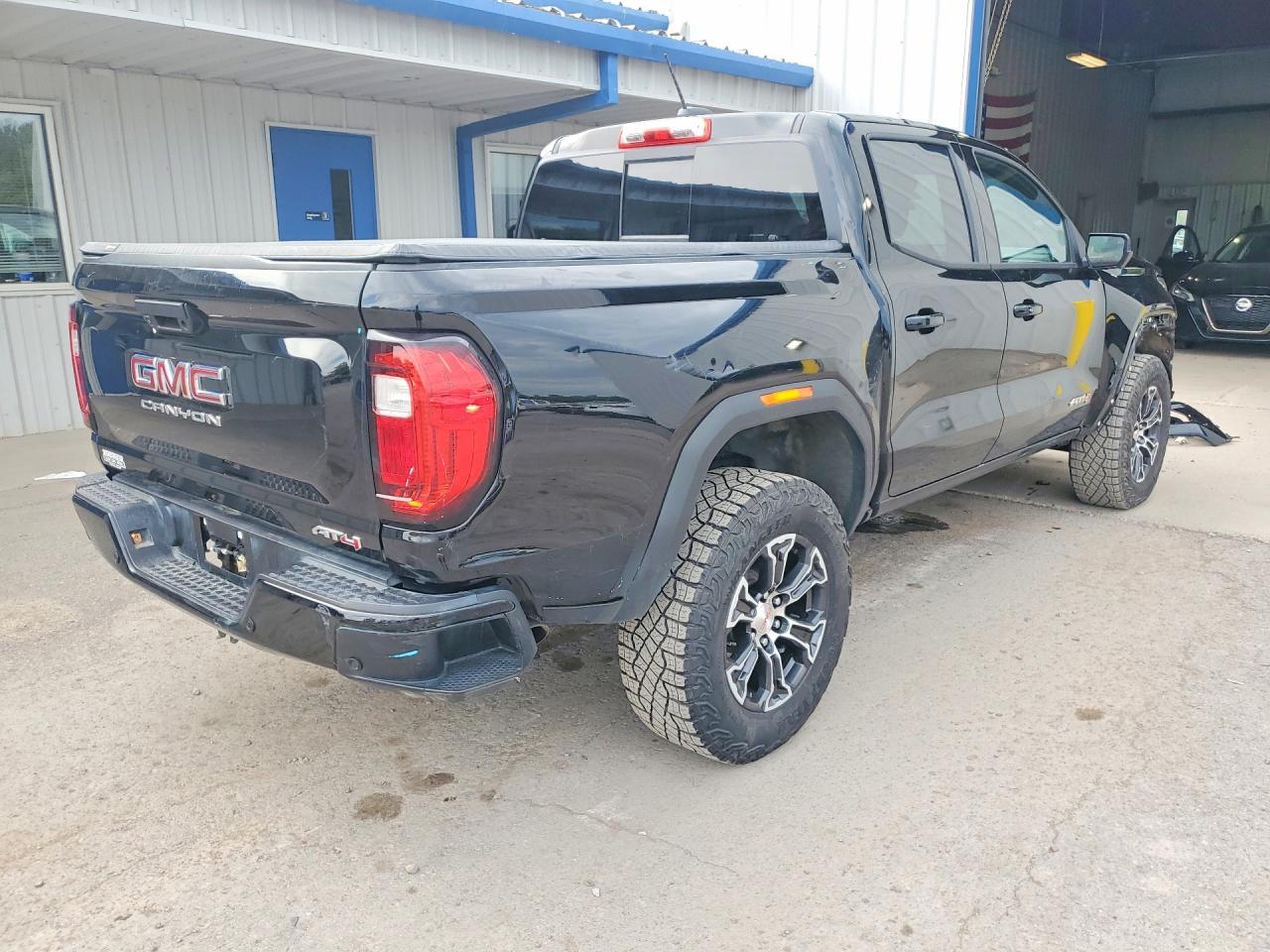 2024 GMC Canyon At4 - Фото 3
