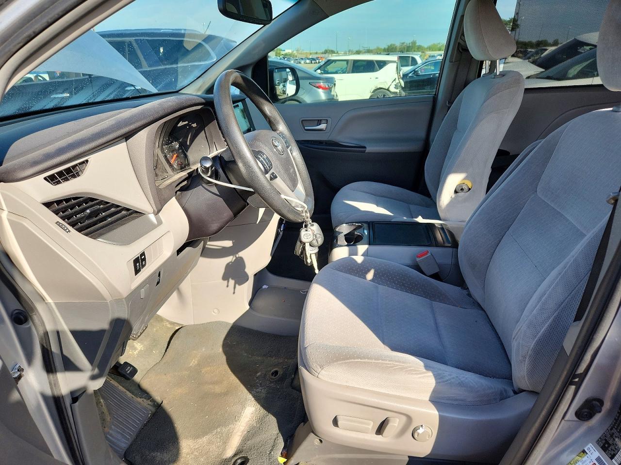 2015 Toyota Sienna Le - Фото 7