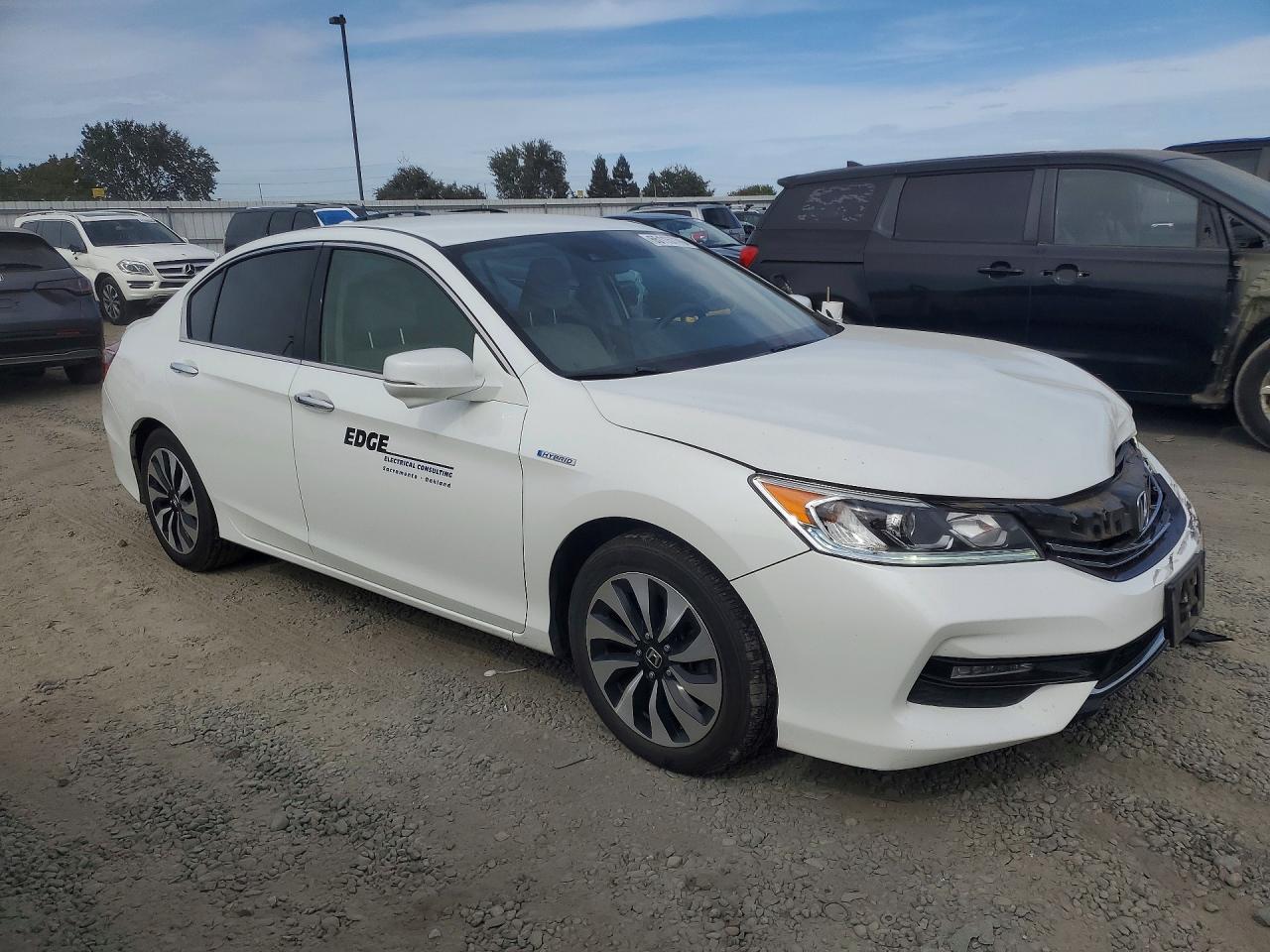 2017 Honda Accord Hybrid - Image 4