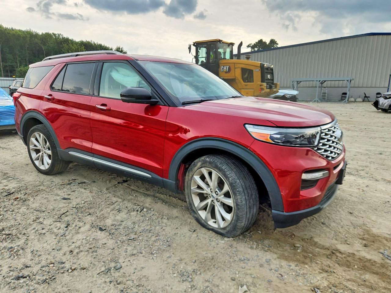 2023 Ford Explorer Platinum - Image 4