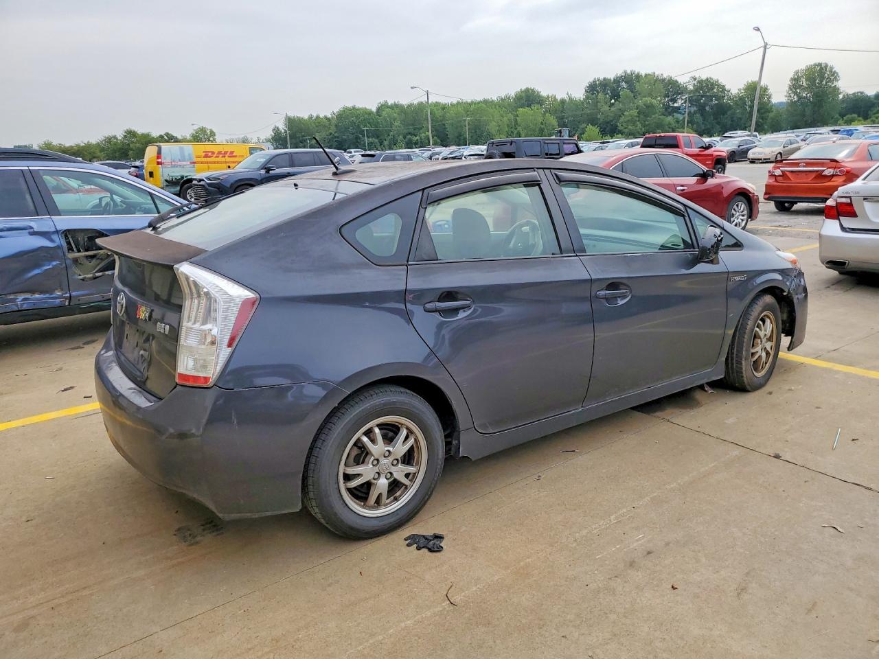 2011 Toyota Prius Three - Фото 3