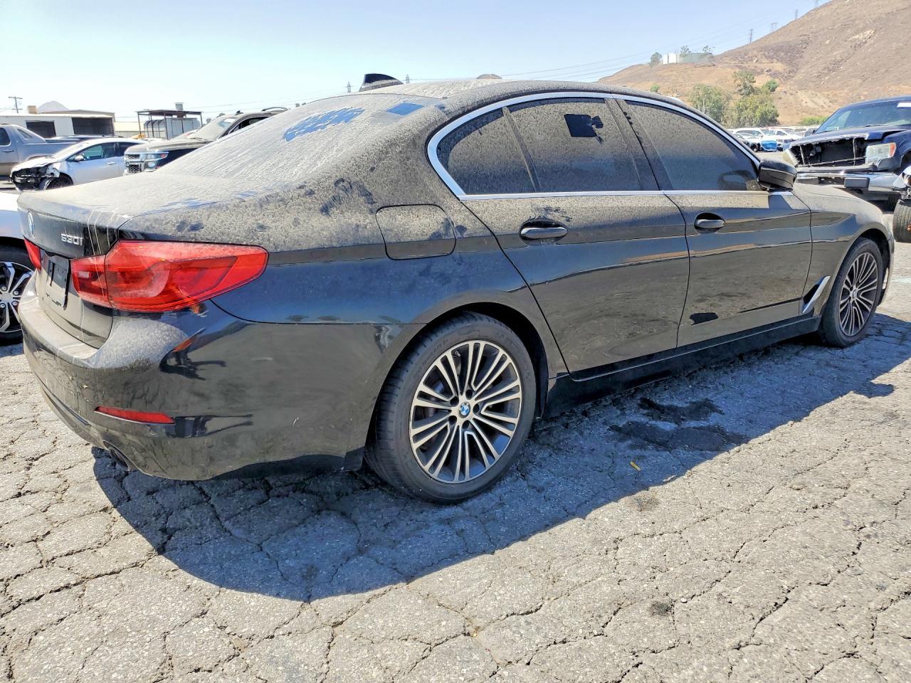 2019 BMW 530 I - Фото 3