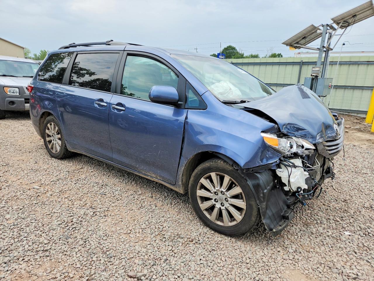 2015 Toyota Sienna Xle Premium 7-Passenger - Фото 4